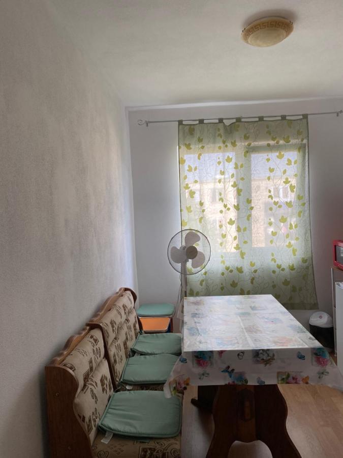 OrşovaApartament Ally'Sアパートメント エクステリア 写真