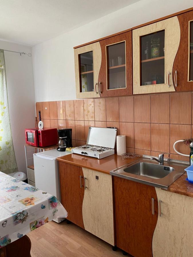 OrşovaApartament Ally'Sアパートメント エクステリア 写真